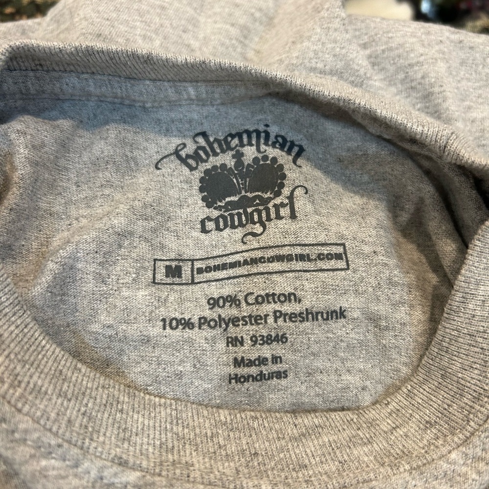 Bohemian cowgirl Gray Graphic Long Sleeve Tee size MED GUC - Picture 2 of 3